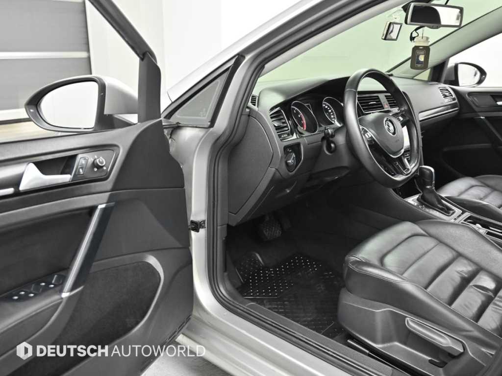 Volkswagen Golf - Vista 11