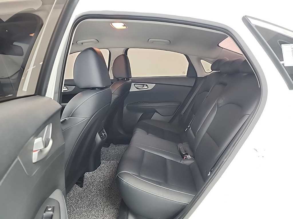 KIA K3 - Vista 12