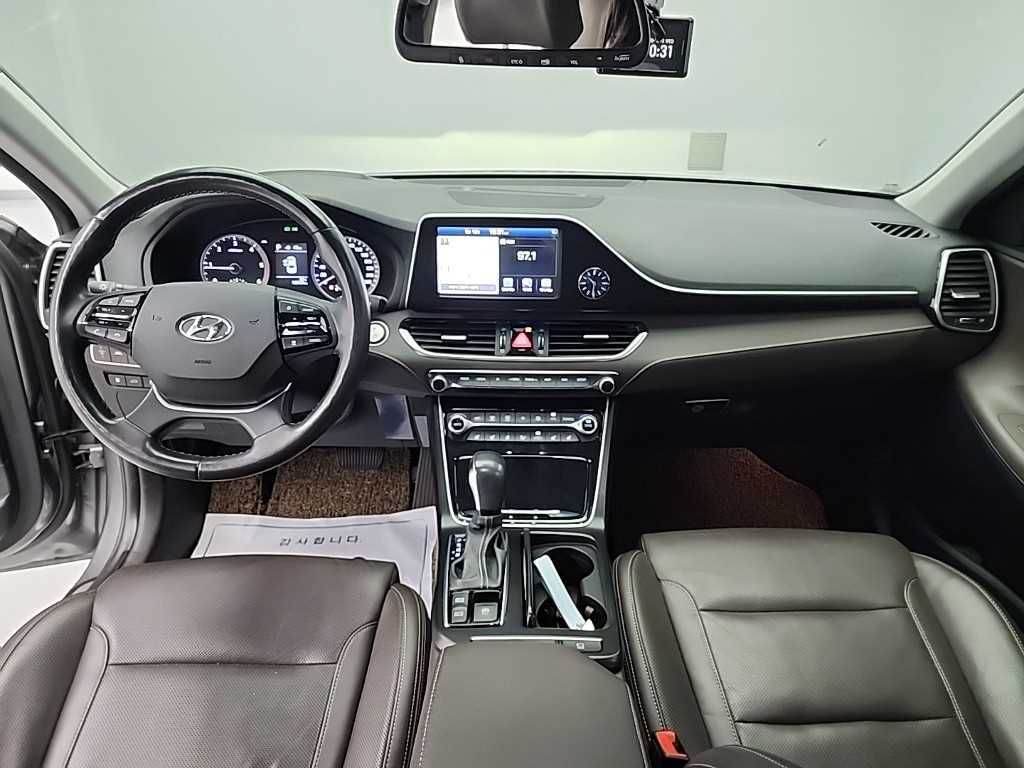 HYUNDAI Grandeur - Vista 7