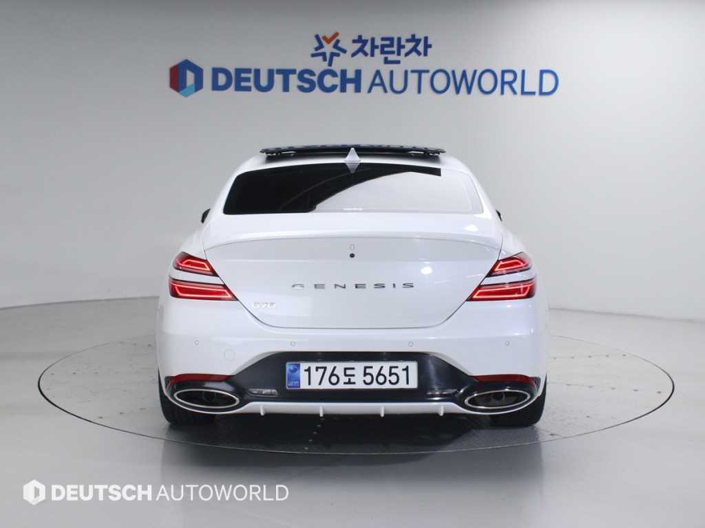 Genesis G70 - Vista 4