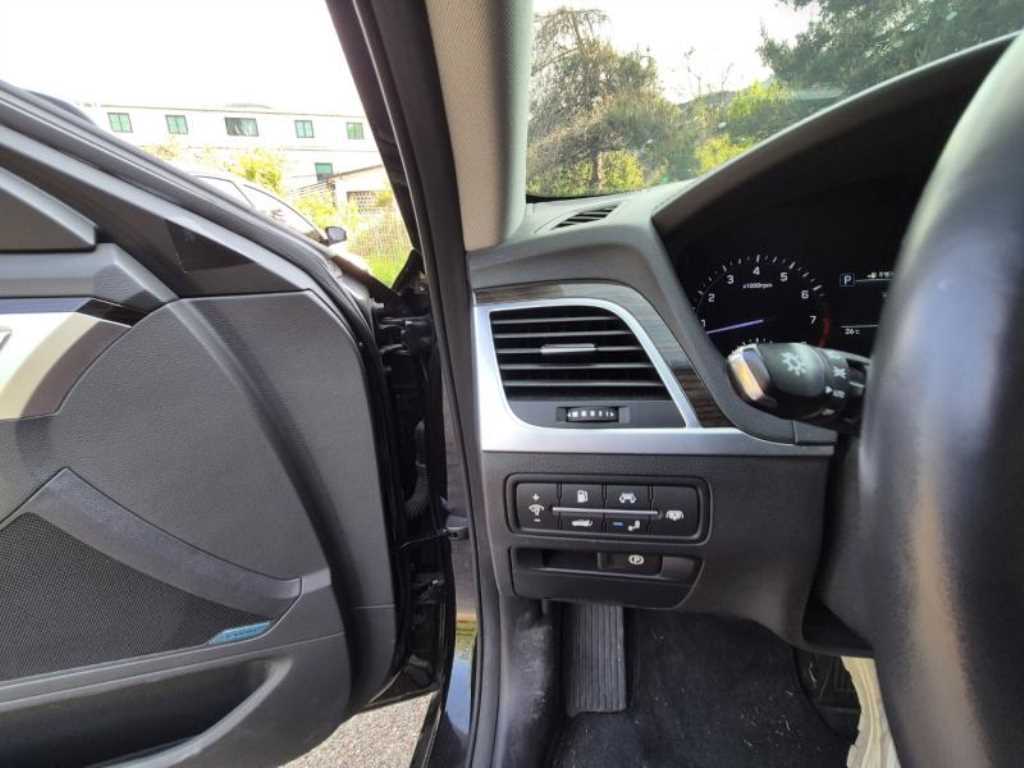 Genesis G80 - Vista 8