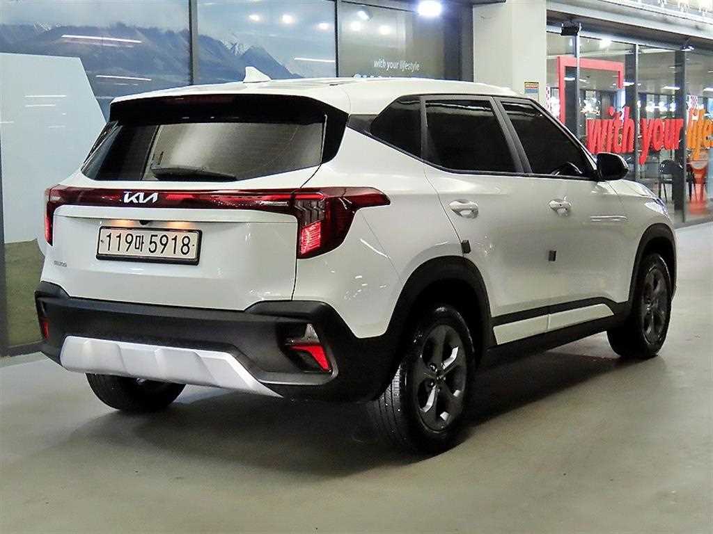 KIA Seltos - Vista 4