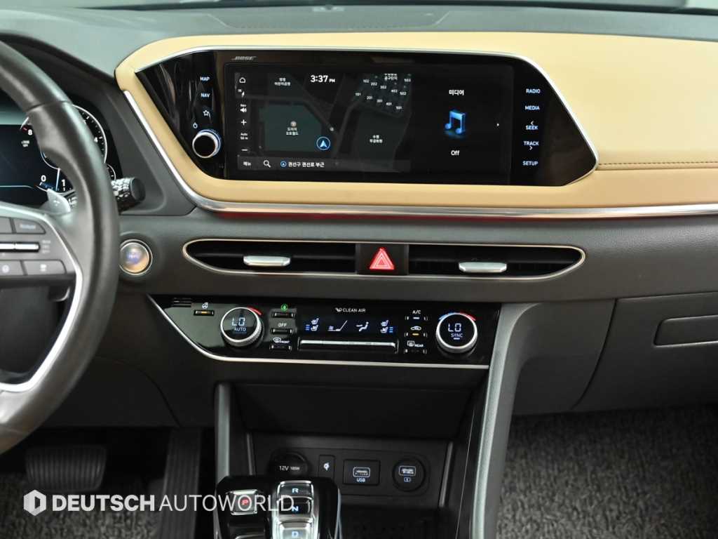 HYUNDAI Sonata - Vista 12