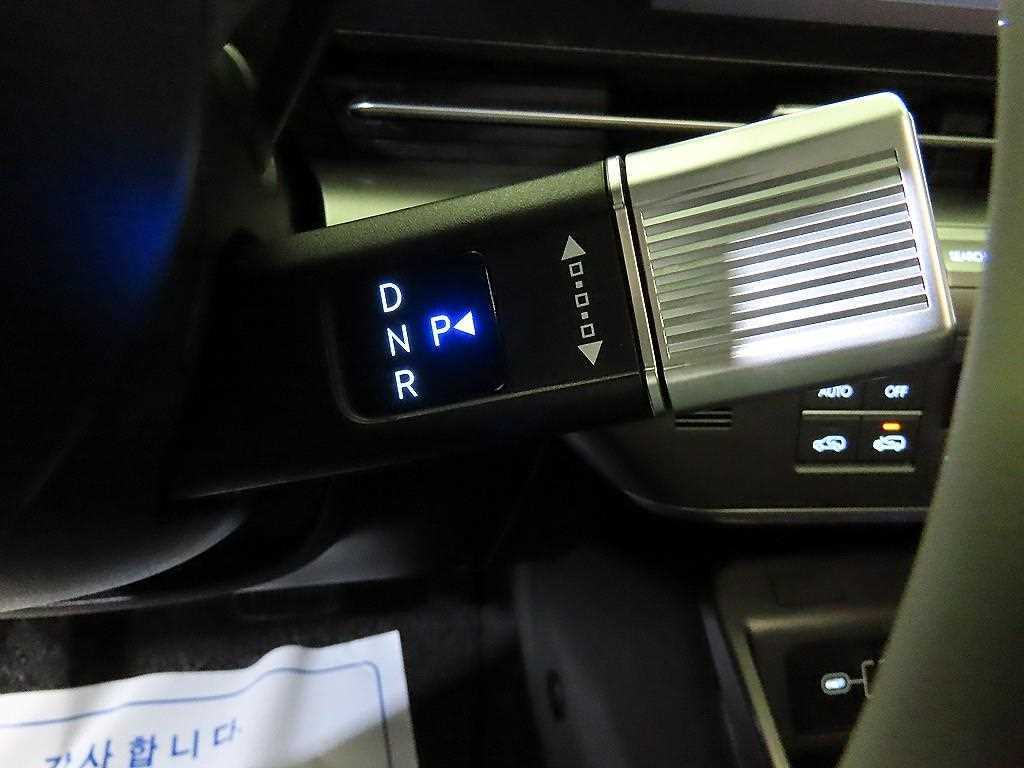 HYUNDAI Kona - Vista 12