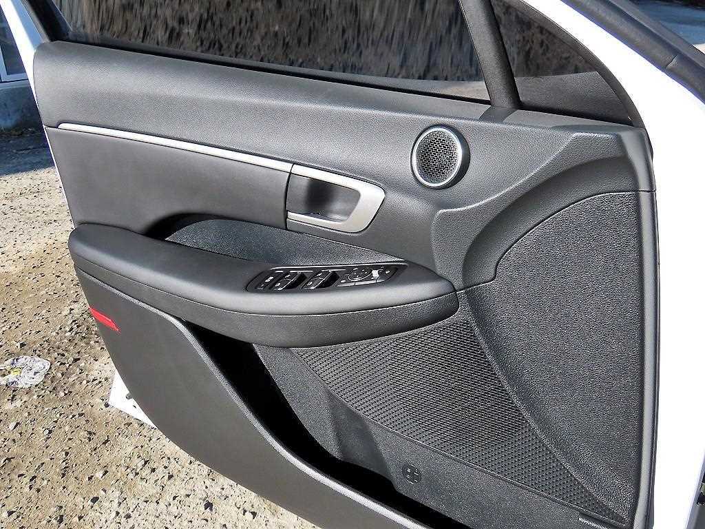 HYUNDAI Sonata - Vista 11