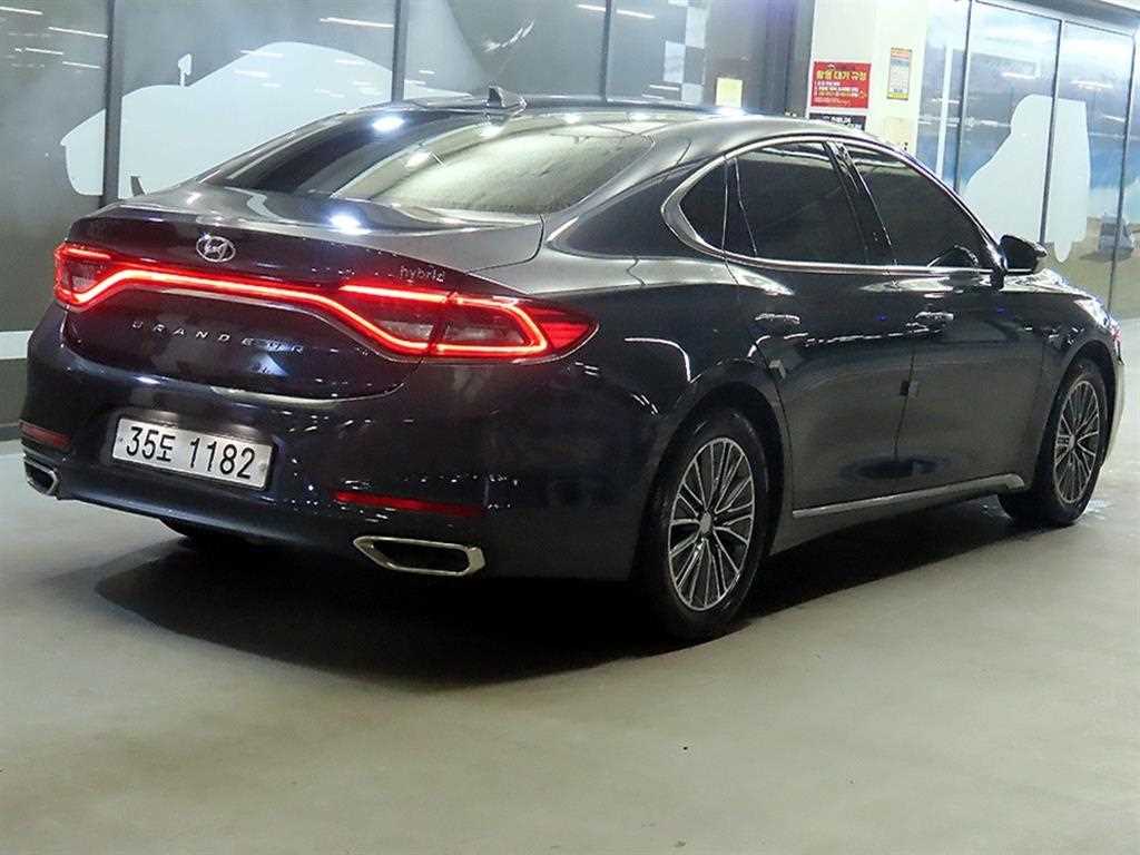 HYUNDAI Grandeur - Vista 4