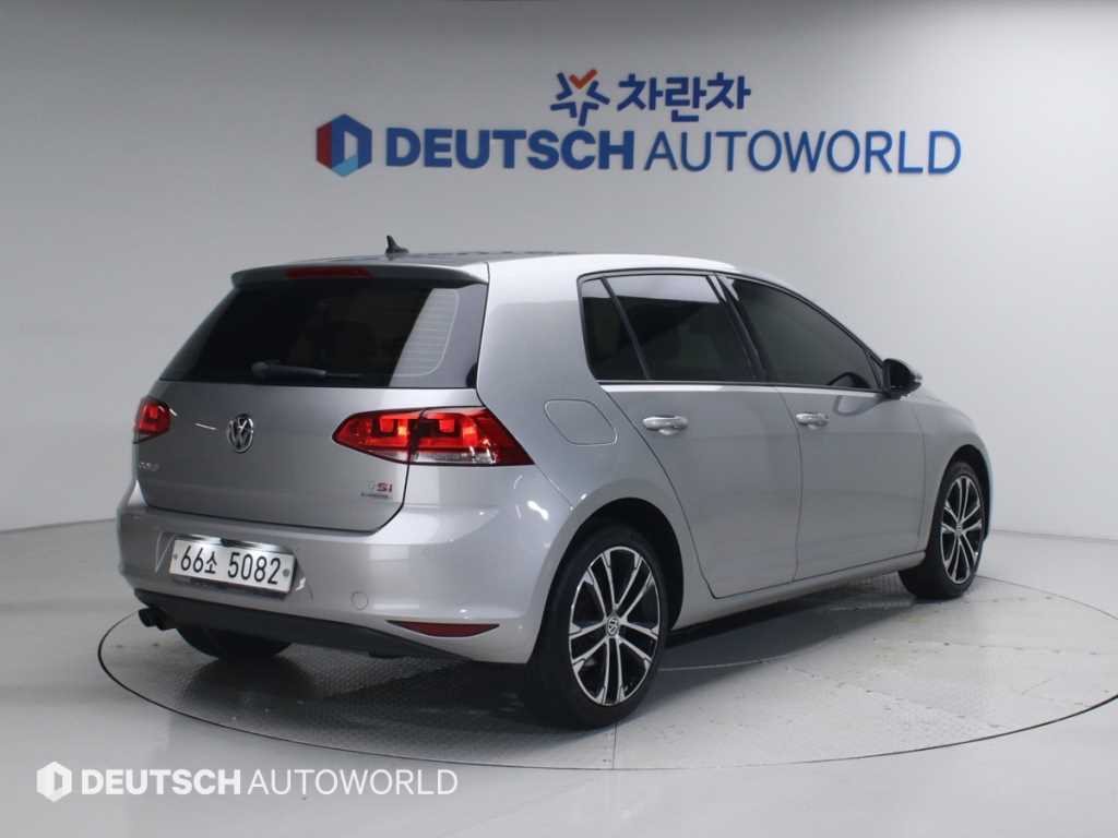Volkswagen Golf - Vista 4