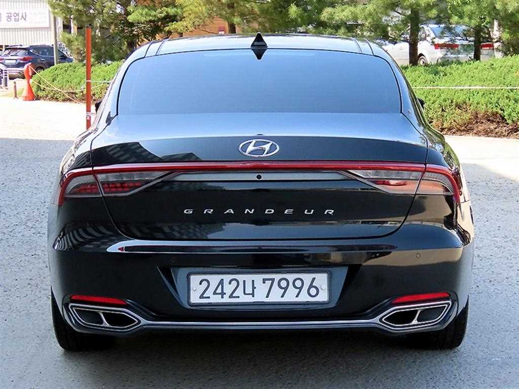 HYUNDAI Grandeur - Vista 4