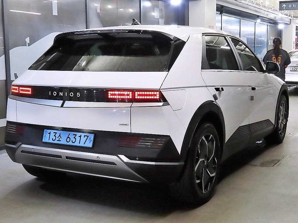 HYUNDAI Ioniq 5 - Vista 4