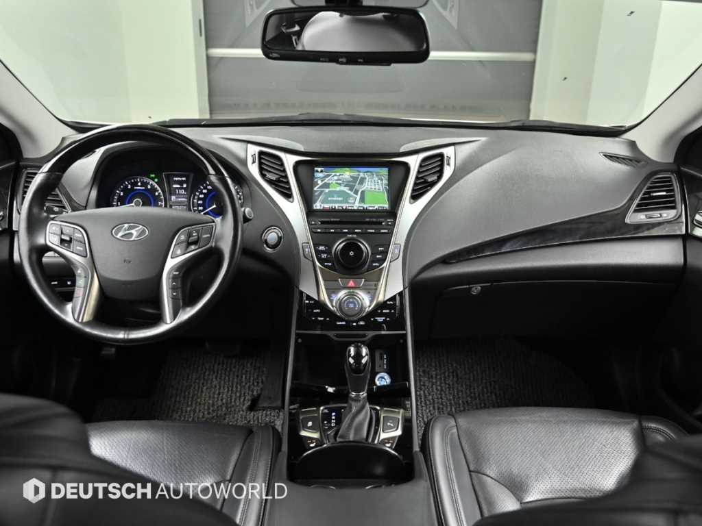 HYUNDAI Grandeur - Vista 7