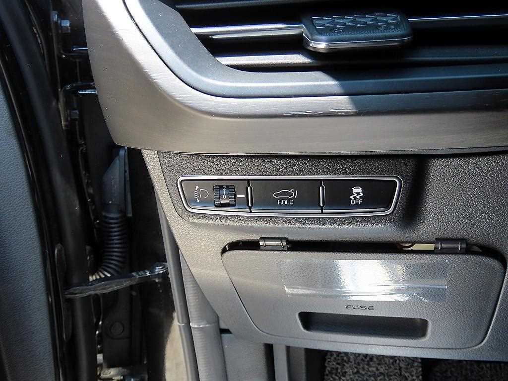 KIA K8 - Vista 12