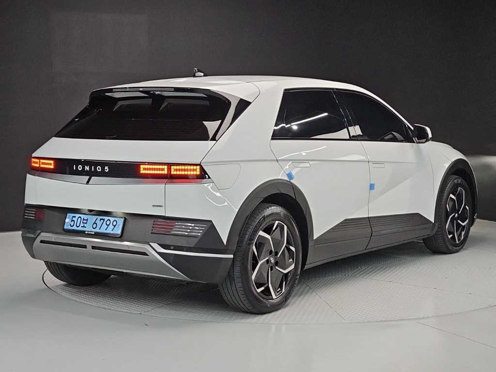 HYUNDAI Ioniq 5 - Vista 4
