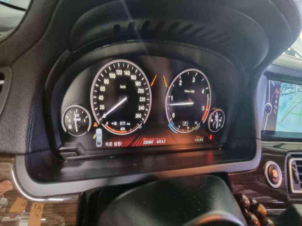 BMW 7 Series - Vista 5