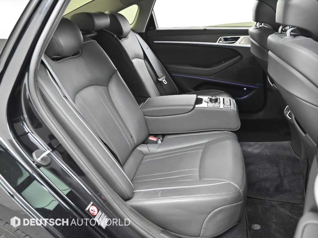Genesis G80 - Vista 12