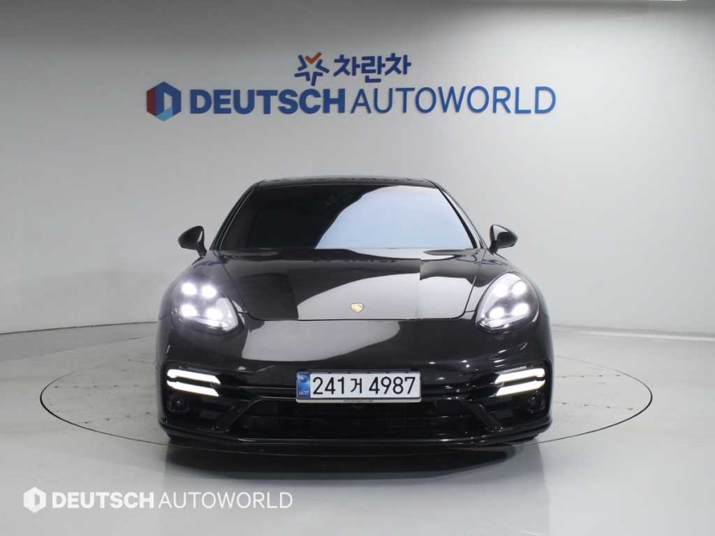 Porsche Panamera - Vista 3