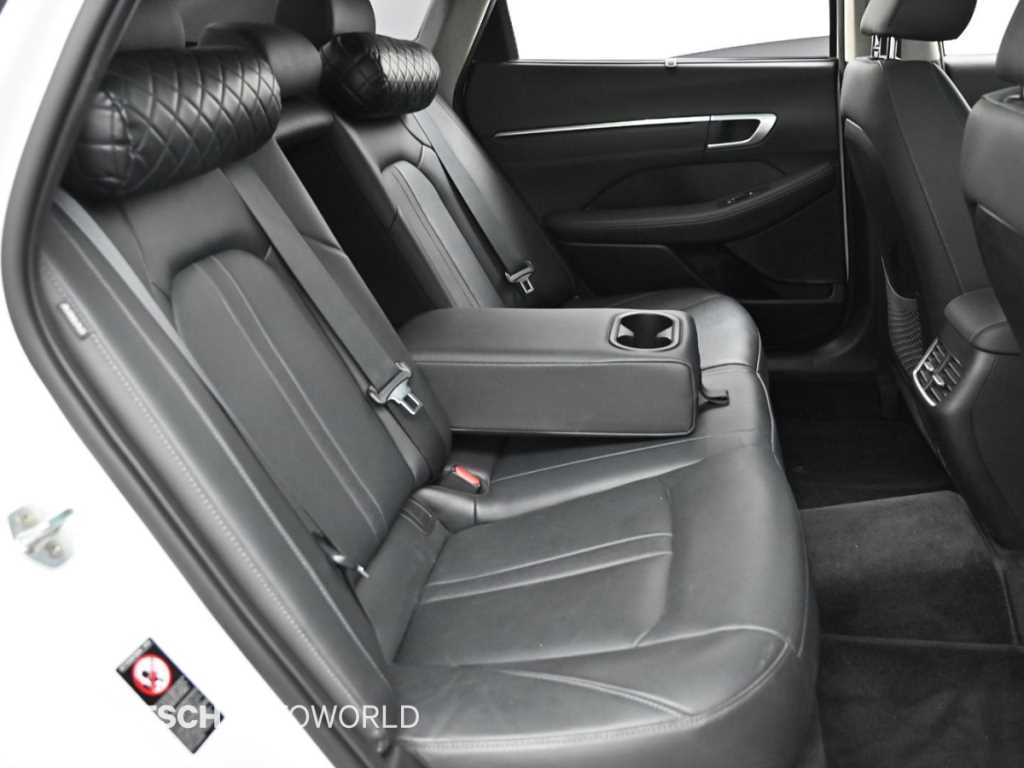 HYUNDAI Sonata - Vista 12