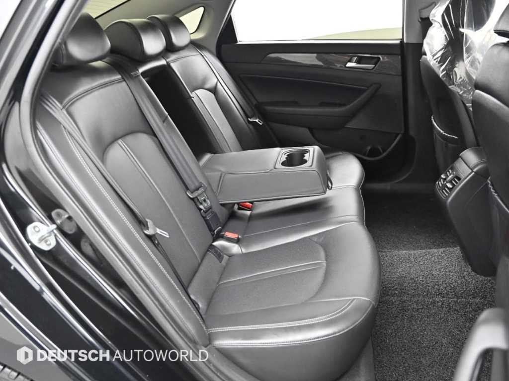 HYUNDAI Sonata - Vista 12