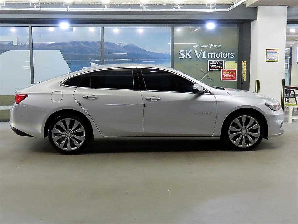Chevrolet Malibu - Vista 3