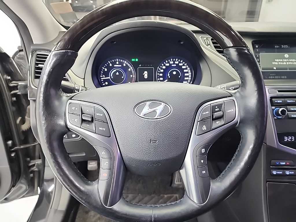 HYUNDAI Grandeur - Vista 9