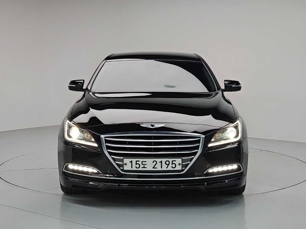 HYUNDAI Genesis - Vista 2