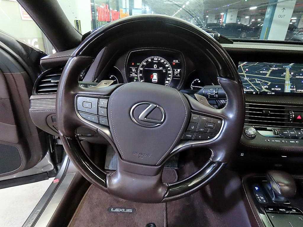 Lexus LS - Vista 8