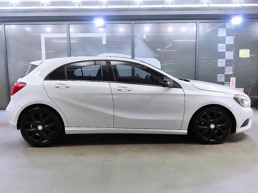 Mercedes Benz A Class - Vista 3
