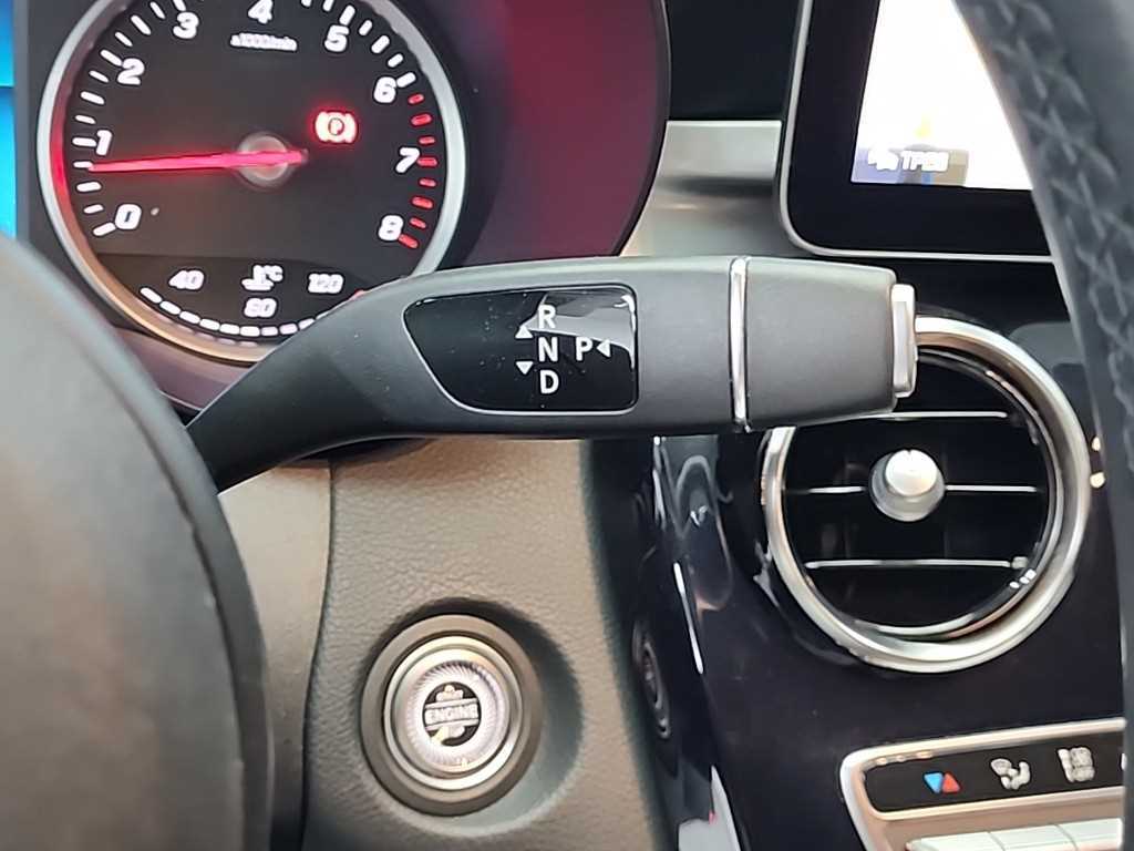Mercedes Benz C Class - Vista 8
