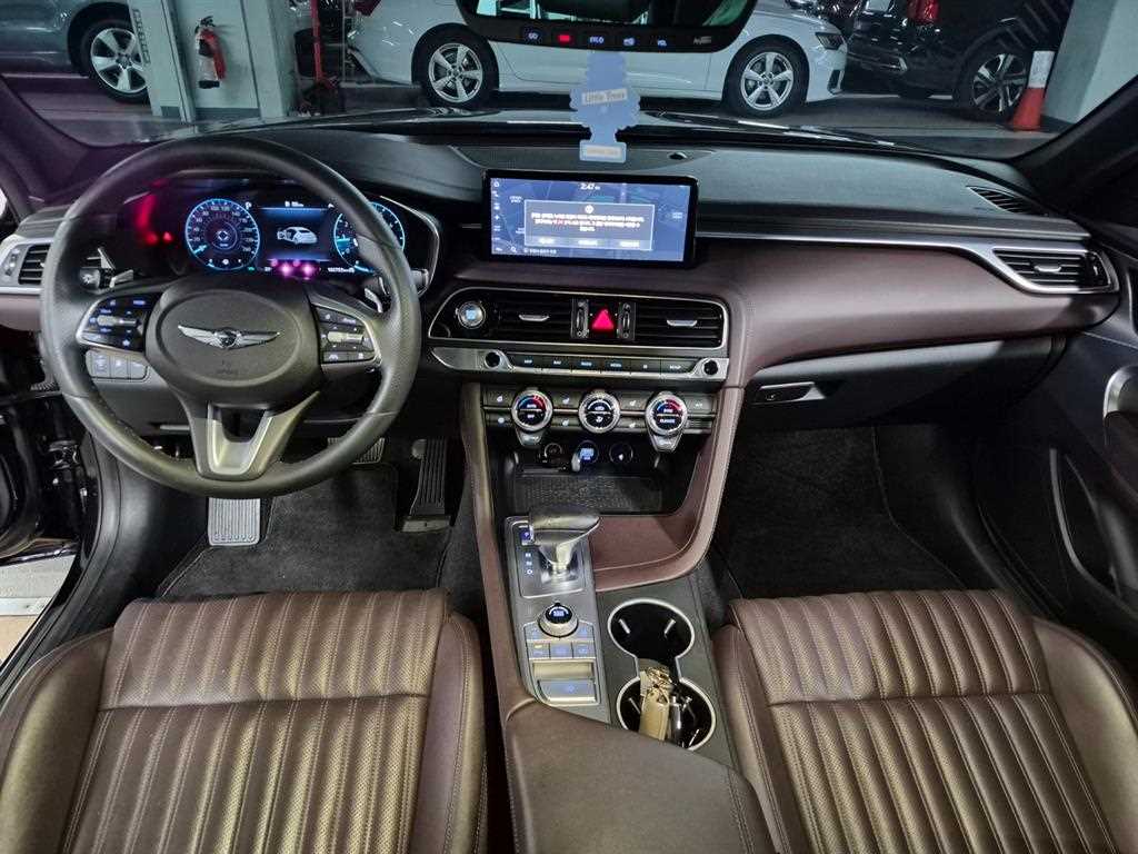 Genesis G70 - Vista 7