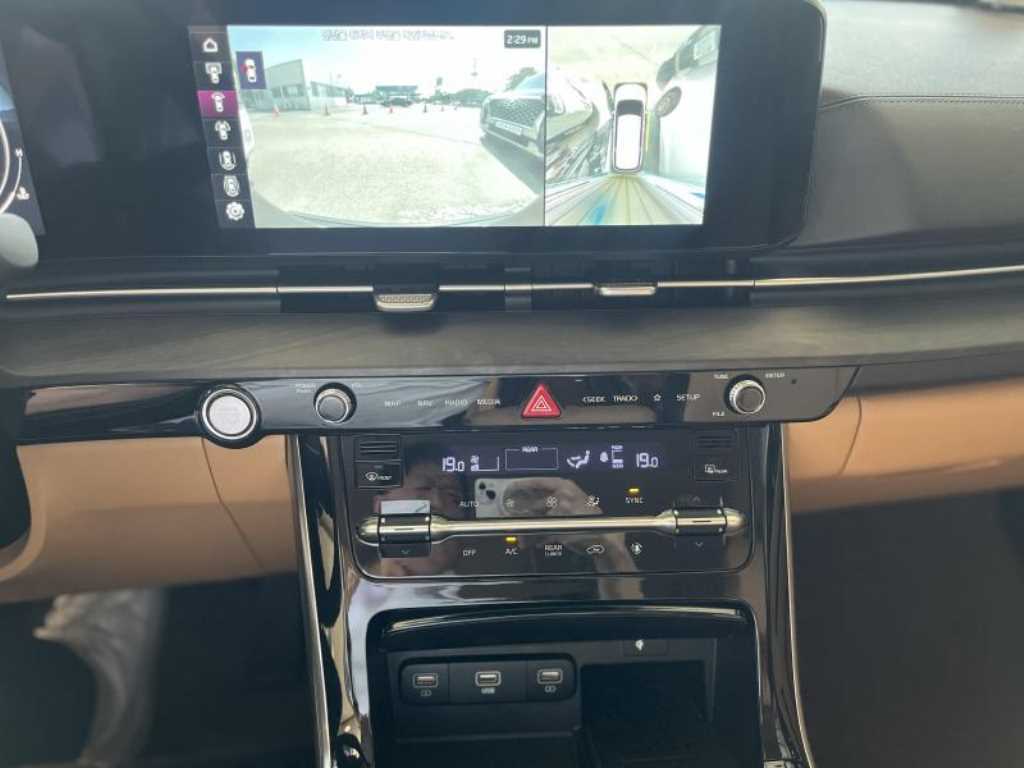 KIA Carnival - Vista 7