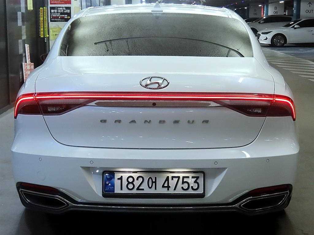 HYUNDAI Grandeur - Vista 5