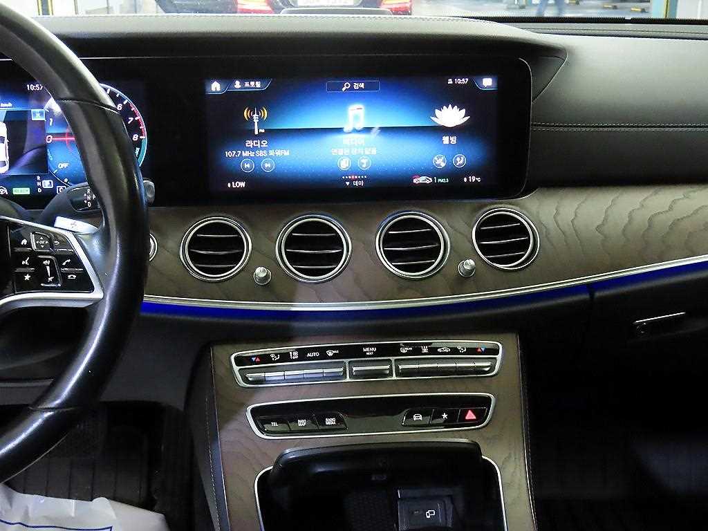 Mercedes Benz E class - Vista 11