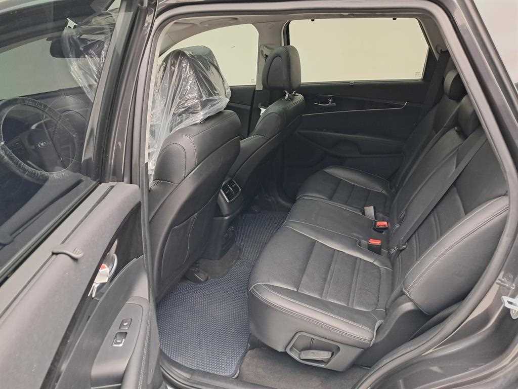 KIA Sorento - Vista 12