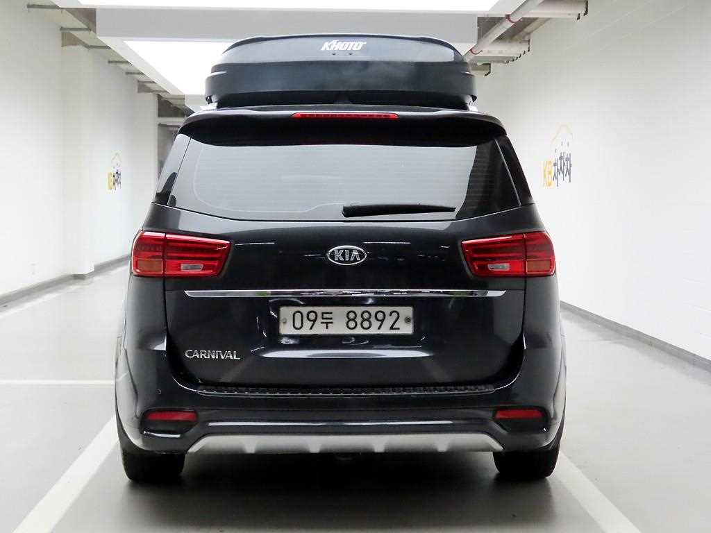 KIA Carnival - Vista 3
