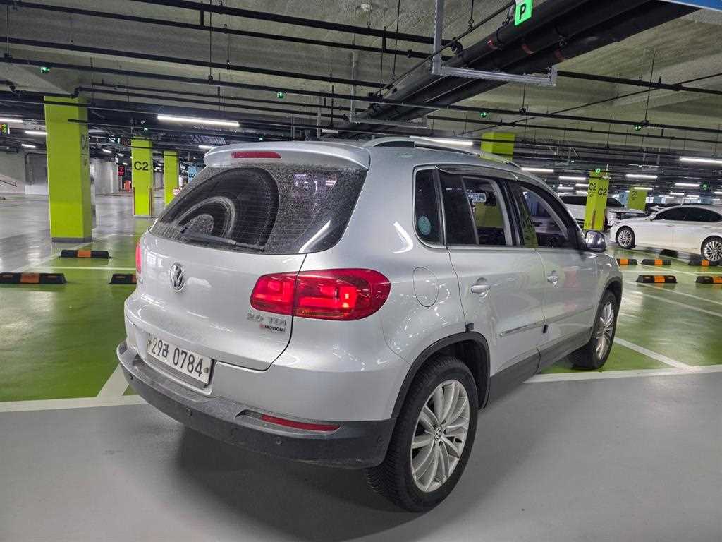 Volkswagen Tiguan - Vista 12