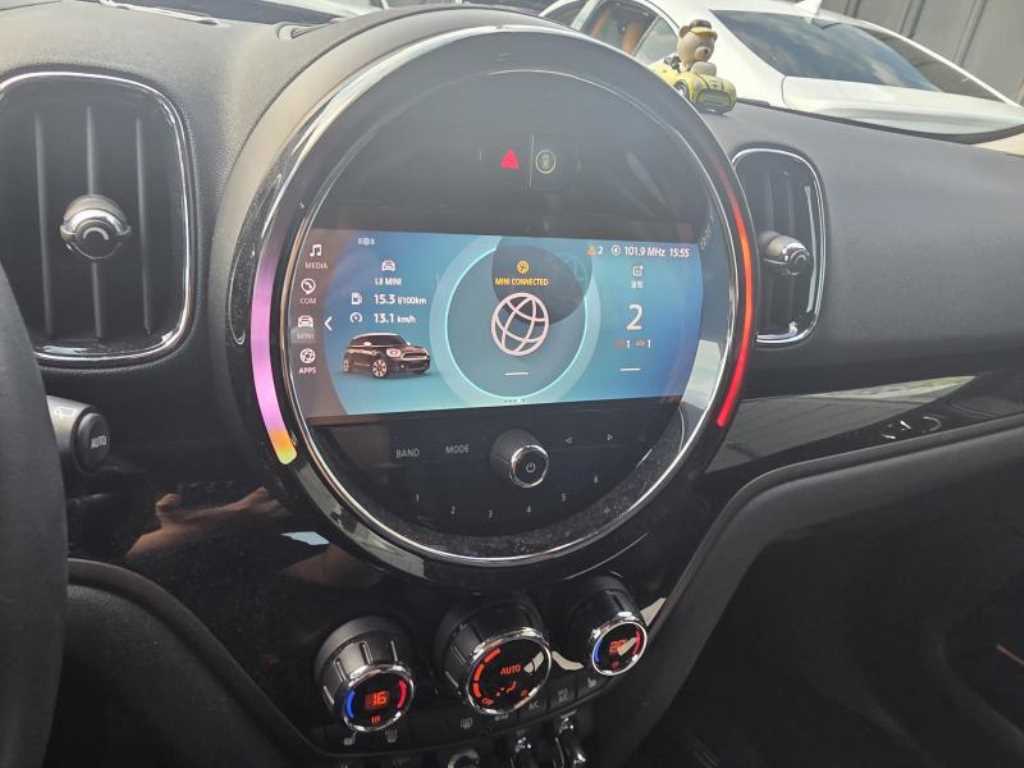 Mini Countryman - Vista 4