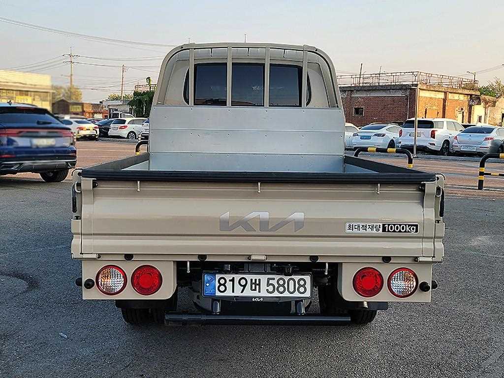Small Truck Cargo (small) - Vista 3