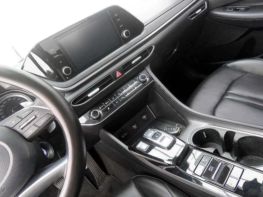 HYUNDAI Sonata - Vista 11