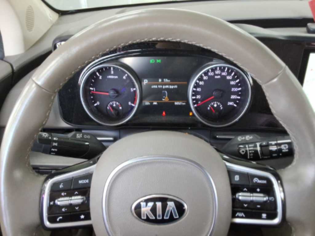 KIA Carnival - Vista 3