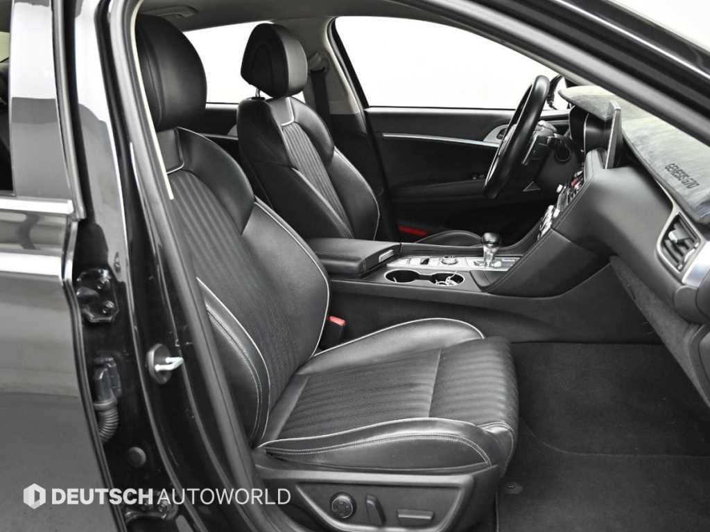 Genesis G70 - Vista 10