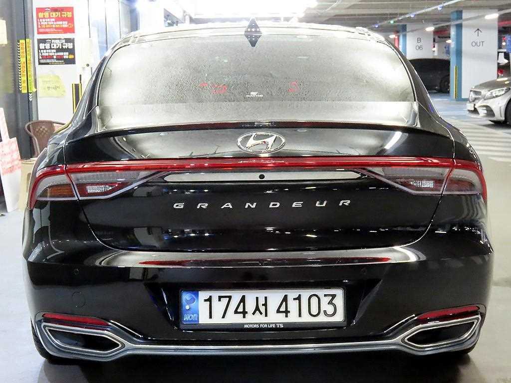 HYUNDAI Grandeur - Vista 5