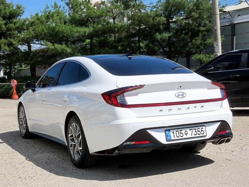 HYUNDAI Sonata - Vista 3
