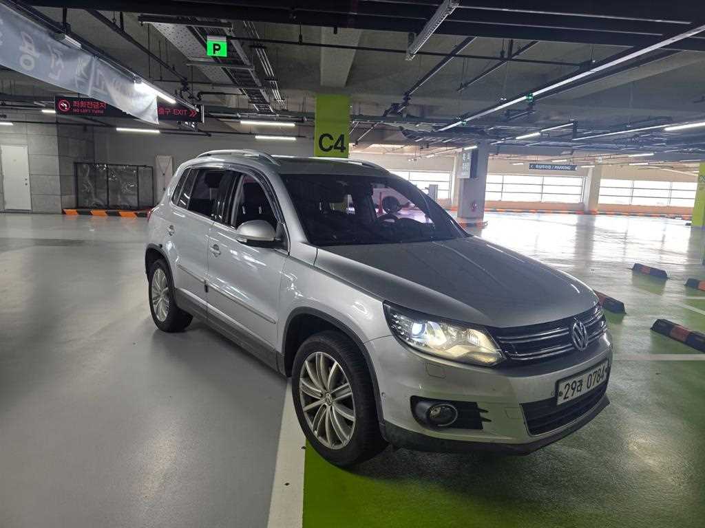 Volkswagen Tiguan - Vista 11