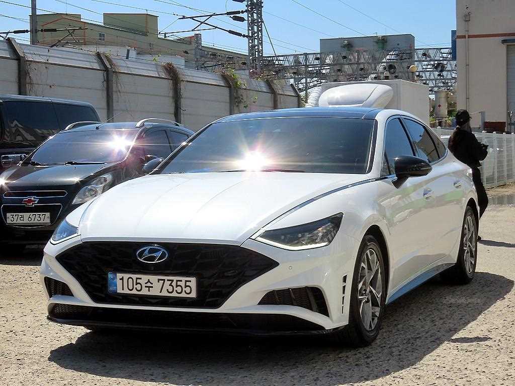 HYUNDAI Sonata - Vista 2