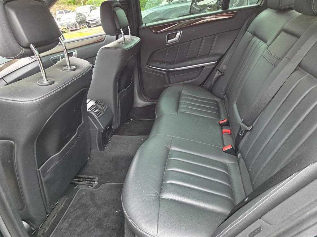 Mercedes Benz E class - Vista 5
