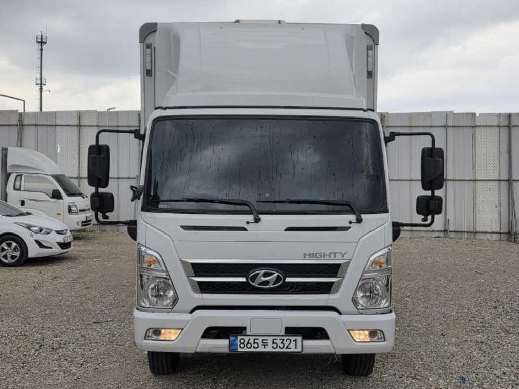 medium and large cargo truck - Vista 3