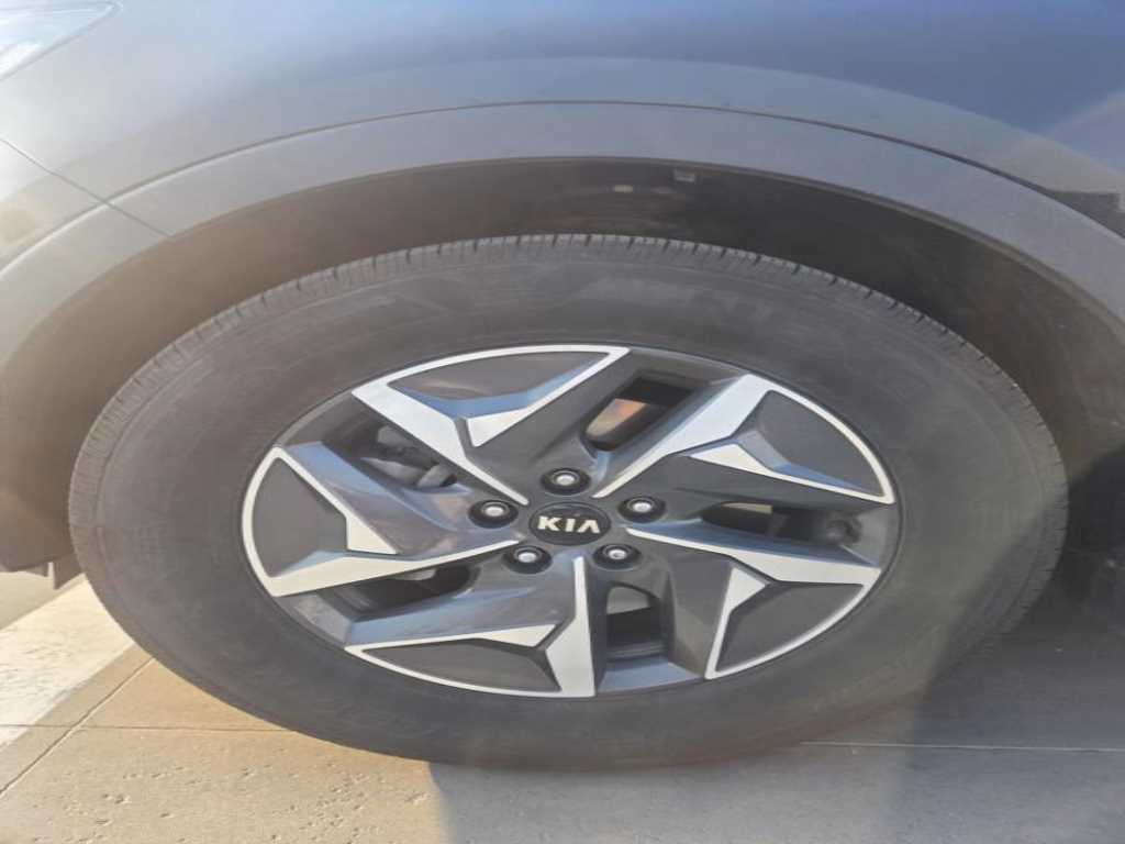 KIA Sorento - Vista 9