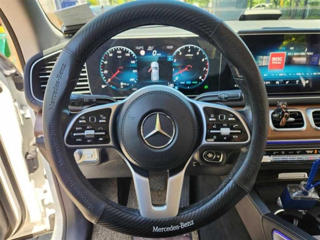 Mercedes Benz GLE Class - Vista 7