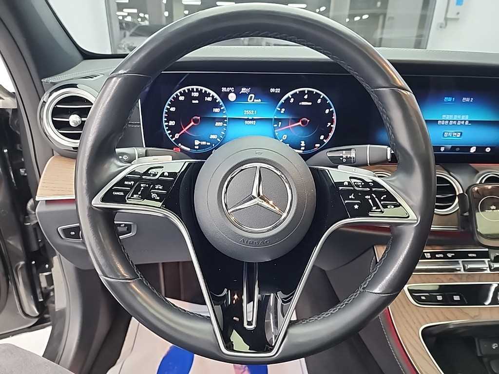 Mercedes Benz E class - Vista 9