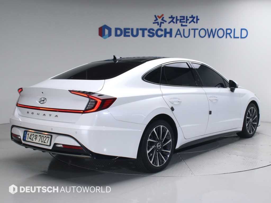 HYUNDAI Sonata - Vista 2