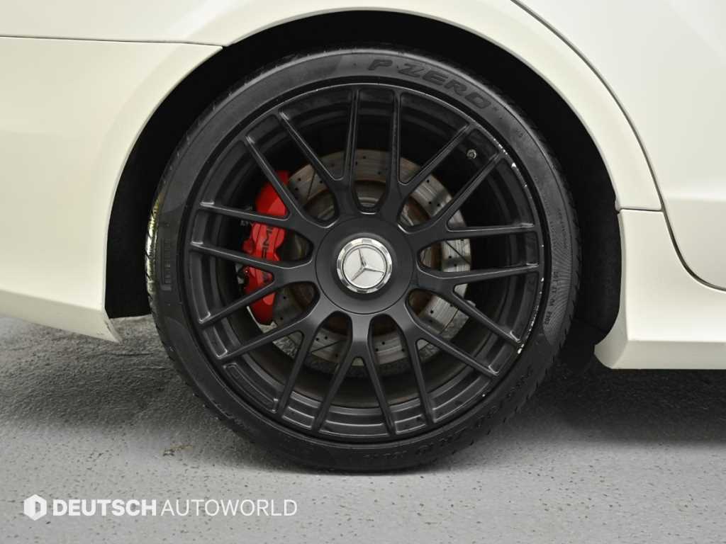 Mercedes Benz CLS Class - Vista 5